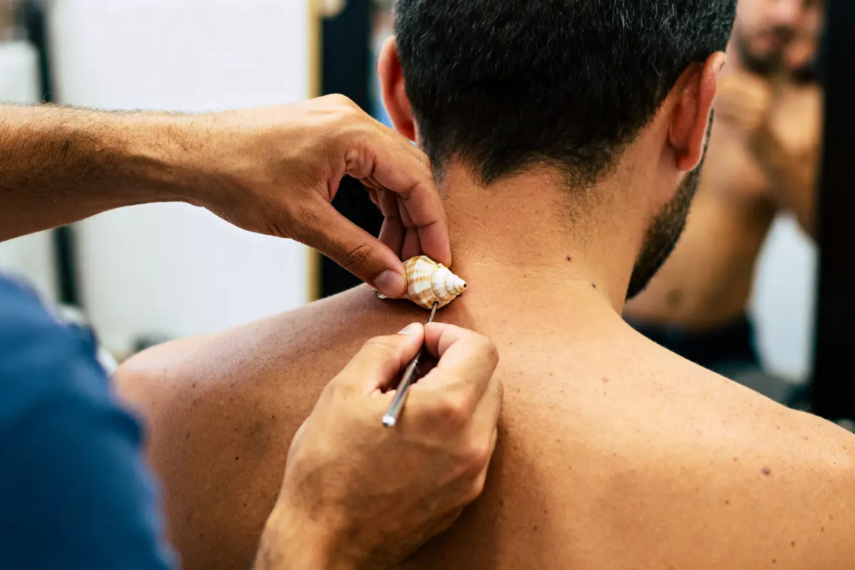 Bienfaits du piercing conch : Santé, douleur et conseils clés